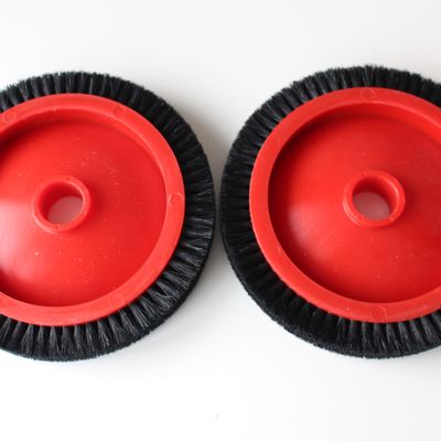 주문 Monforts Stenter 기계 부품 빨간색 패브릭 브러시 휠 플라스틱 본체 검은색 돼지 털 26/22mm 내경 online manufacture