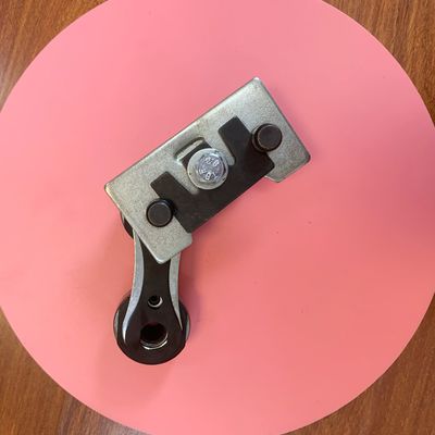 주문 Monforts 스텐터 기계 부품 체인 링크 강철 재료 아연 도금 PEEK 재료 부시 온라인 제조