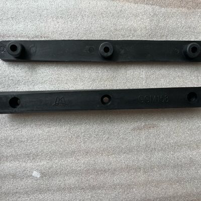 주문 Monforts Stenter Machine Parts Montex Sliding Rell Polyester Material Black Color GGM158 온라인 제조